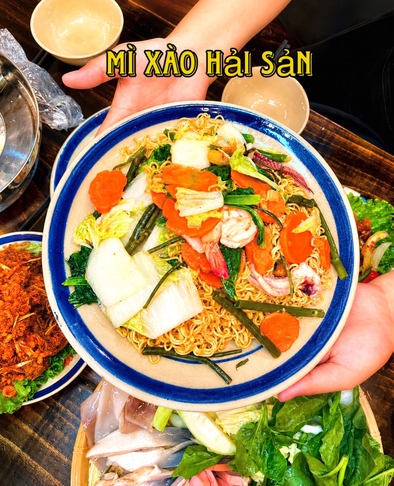 Mì xào hải sản